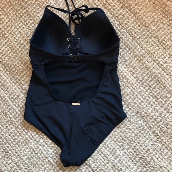 NIP tuck black one piece swim suit.  Size 6/8. - Picture 9 of 11
